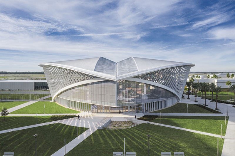 mori hosseini学生会大楼，美国 / ikon.5 architects